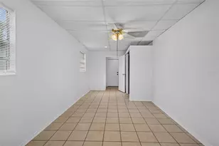 7508 N Thatcher Ave, Tampa, FL 33614 - Photo 13