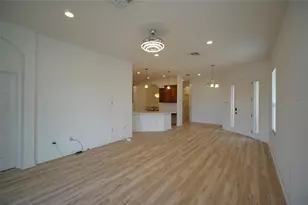 20638 Amanda Oak Ct, Land O Lakes, FL 34638 - Photo 3