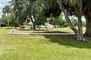 10009 Regal Woods Ln, Tampa, FL 33624 - Photo 39