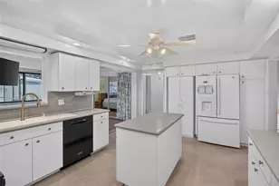 2012 Ripon Dr, Clearwater, FL 33764 - Photo 9