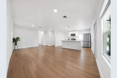 9212 N Brooks Street, Tampa, FL 33612 - Photo 3