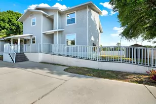 107 47th Ave N, Saint Petersburg, FL 33703 - Photo 1