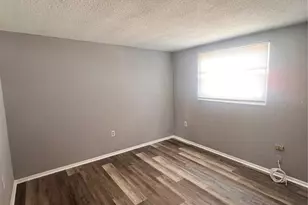 9910 Lake Chrise Ln, Port Richey, FL 34668 - Photo 5