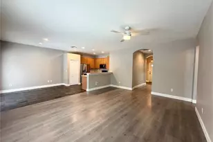 804 Coade Stone Dr, Seffner, FL 33584 - Photo 3