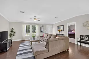 38310 Pear Ct, Zephyrhills, FL 33542 - Photo 9