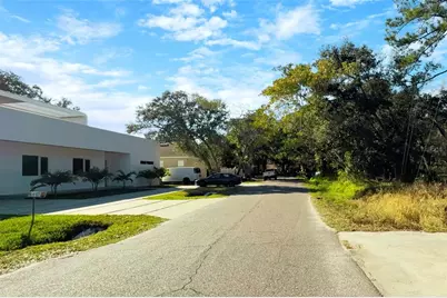 6808 New York Drive, Tampa, FL 33619 - Photo 5