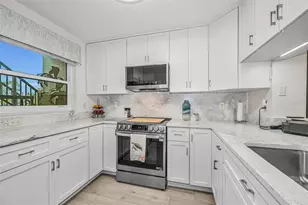 1673 Seascape Cir, Tarpon Springs, FL 34689 - Photo 9