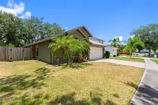1534 Scotch Pine Dr, Brandon, FL 33511 - Photo 3