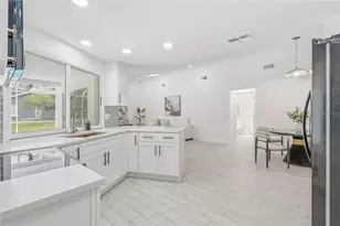 2462 Stephanie Dr, Spring Hill, FL 34608 - Photo 21