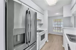 8609 Mallard Reserve Dr, Tampa, FL 33614 - Photo 11