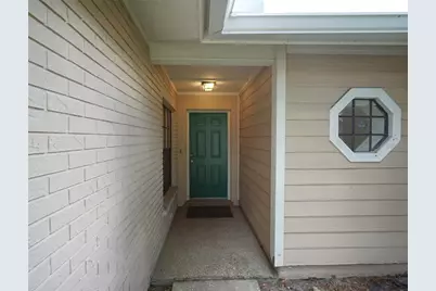 8755 Hampden Drive, Tampa, FL 33626 - Photo 3