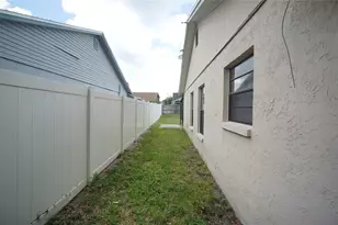 8755 Hampden Dr, Tampa, FL 33626 - Photo 33