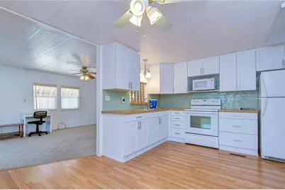 37816 Barcelona Avenue, Zephyrhills, FL 33541 - Photo 19