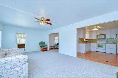 37816 Barcelona Avenue, Zephyrhills, FL 33541 - Photo 13