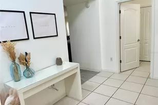 8026 Carriage Pointe Dr, Gibsonton, FL 33534 - Photo 5