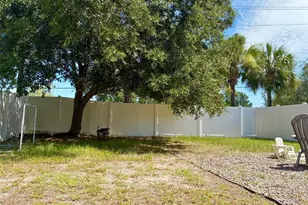 8026 Carriage Pointe Dr, Gibsonton, FL 33534 - Photo 49