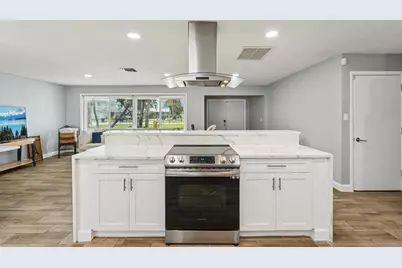 6010 Bayou Grande Boulevard NE, Saint Petersburg, FL 33703 - Photo 17