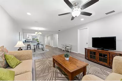 101 Lake Avenue NE #215, Largo, FL 33771 - Photo 9