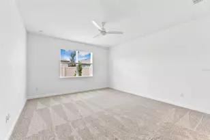 37405 Clinch Cir, Zephyrhills, FL 33540 - Photo 7