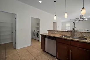 2623 Holly Bluff Ct, Plant City, FL 33566 - Photo 9