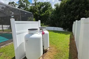 2623 Holly Bluff Ct, Plant City, FL 33566 - Photo 17