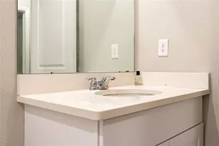 3303 Asher Moon Ln, Zephyrhills, FL 33540 - Photo 27