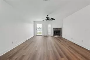 269 Madeira Cir, Saint Petersburg, FL 33715 - Photo 7