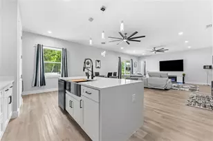 9714 Van St, Tampa, FL 33615 - Photo 15