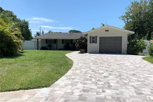 542 59th Way S, Saint Petersburg, FL 33707 - Photo 1