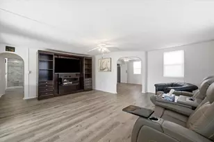 12002 Waterside Ct, Tampa, FL 33612 - Photo 19