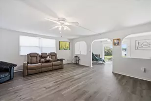 12002 Waterside Ct, Tampa, FL 33612 - Photo 17