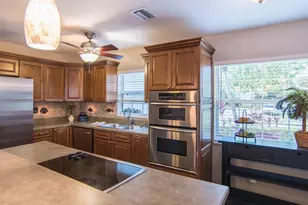 528 59th Way S, Saint Petersburg, FL 33707 - Photo 5