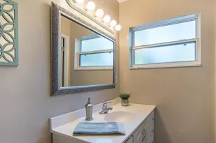 528 59th Way S, Saint Petersburg, FL 33707 - Photo 17