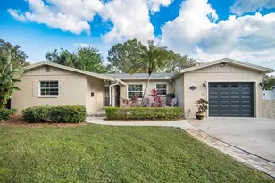 528 59th Way S, Saint Petersburg, FL 33707 - Photo 1