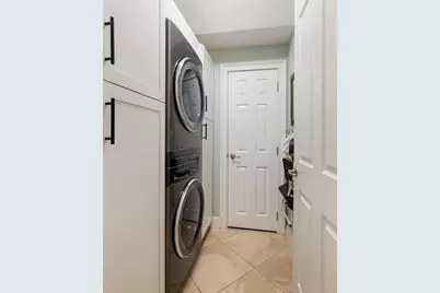 190 Banyan Bay Drive, Saint Petersburg, FL 33705 - Photo 13