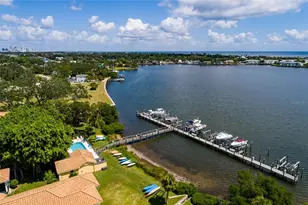190 Banyan Bay Dr, Saint Petersburg, FL 33705 - Photo 3