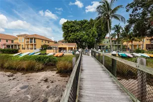 190 Banyan Bay Dr, Saint Petersburg, FL 33705 - Photo 45