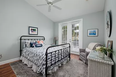 190 Banyan Bay Drive, Saint Petersburg, FL 33705 - Photo 25
