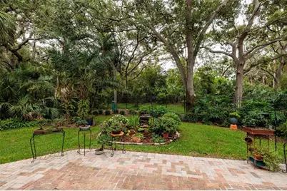 190 Banyan Bay Drive, Saint Petersburg, FL 33705 - Photo 35