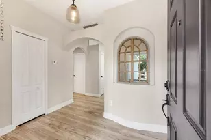 6116 Skylarkcrest Dr, Lithia, FL 33547 - Photo 3