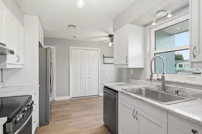 330 Scott Court, Palm Harbor, FL 34684 - Photo 15
