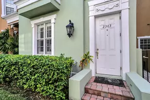 2303 Kensington Garden Ln, Tampa, FL 33609 - Photo 5