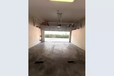 2303 Kensington Garden Lane, Tampa, FL 33609 - Photo 9