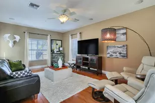 2303 Kensington Garden Ln, Tampa, FL 33609 - Photo 33