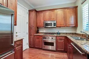 2303 Kensington Garden Ln, Tampa, FL 33609 - Photo 13