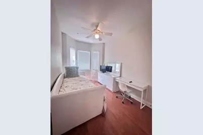 2303 Kensington Garden Lane, Tampa, FL 33609 - Photo 11