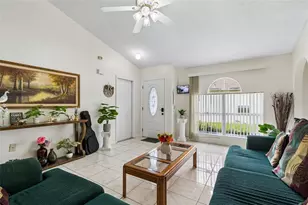 5936 Lake Front Dr, Wesley Chapel, FL 33545 - Photo 11