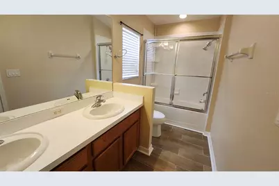7955 Carriage Pointe Drive, Gibsonton, FL 33534 - Photo 13