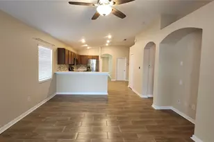 7955 Carriage Pointe Dr, Gibsonton, FL 33534 - Photo 5