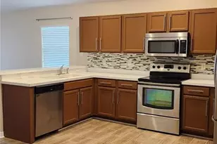 7955 Carriage Pointe Dr, Gibsonton, FL 33534 - Photo 3